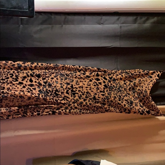Leopard Maxi Dress - Picture 2 of 4